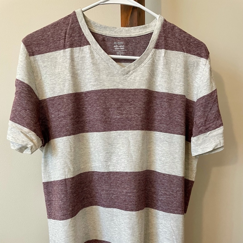 Old Navy V-Neck T-Shirt